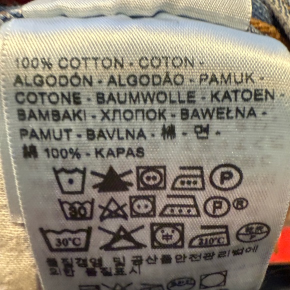 Levi’s Women’s Jean Shorts 501 Cut Off Denim Size 28 Waist Frayed Hem Shortie - Picture 14 of 14